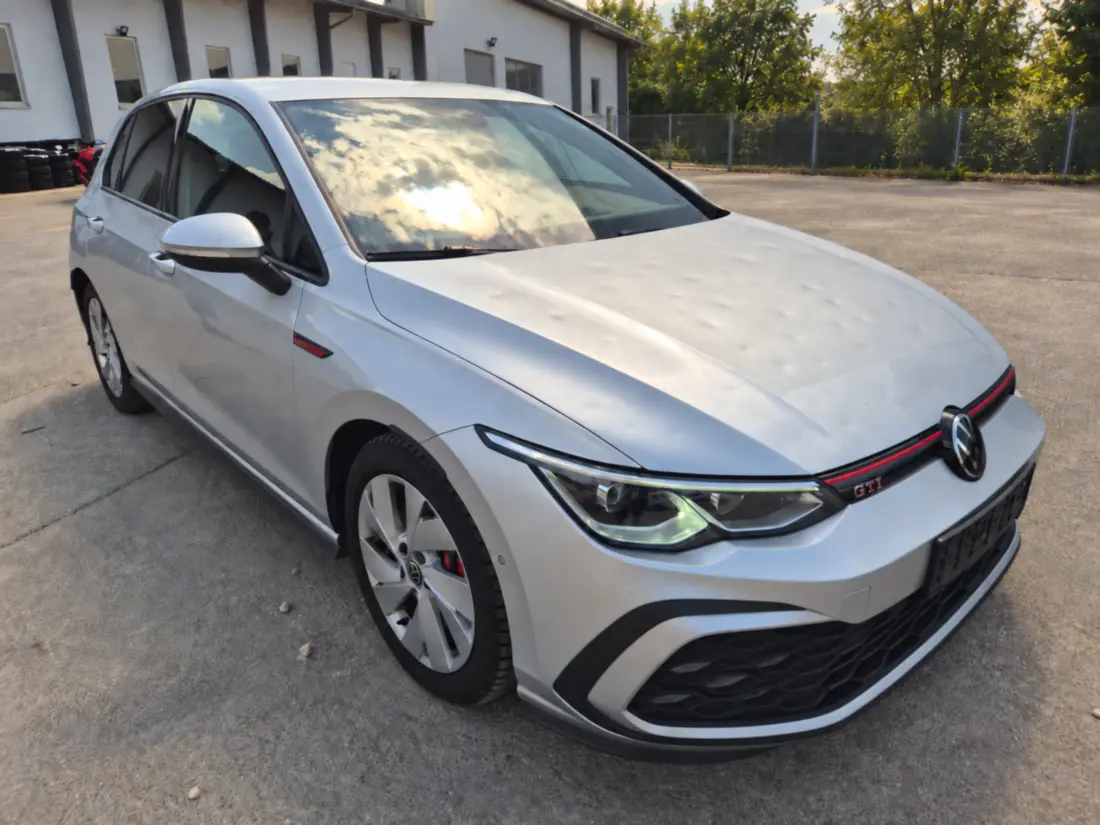 auto mit hagelschaden